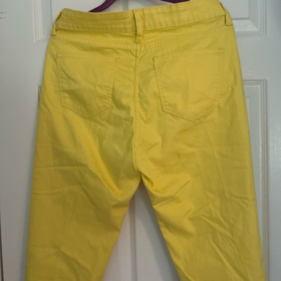 Bright yellow capri's. St Johns Bay. Size 8. Great condition - Picture 4 of 4